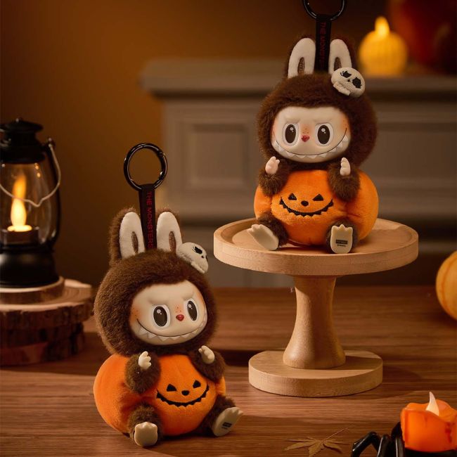HALLOWEEN THE MONSTERS VINYL FACE DOLL - Image 3